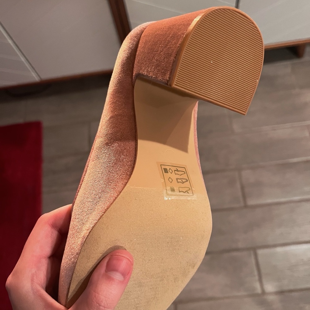 NWT Anthropologie Pink Velvet Heels - Picture 5 of 5
